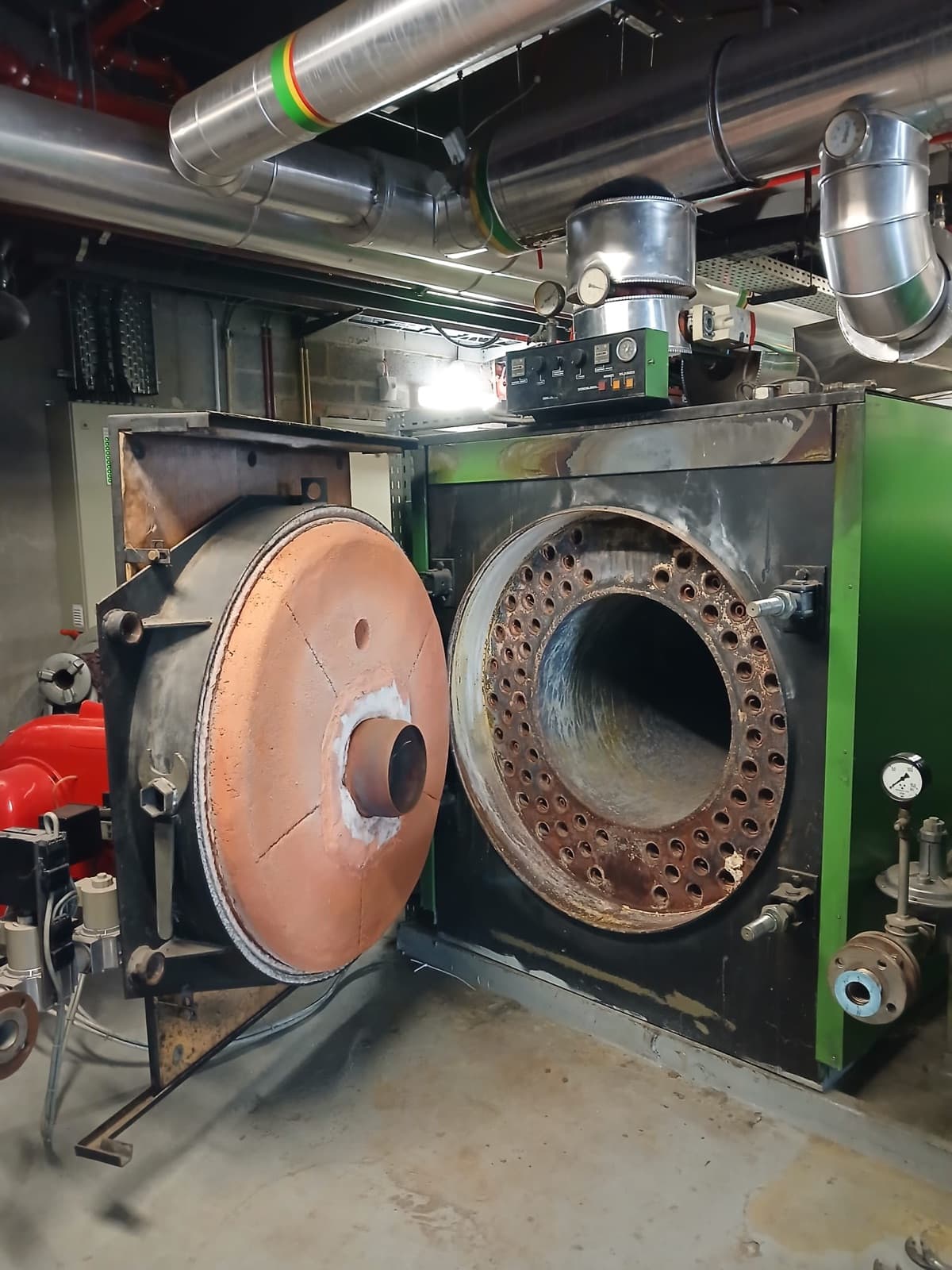 Tuyauterie cuivre d'une nouvelle installation de chauffage